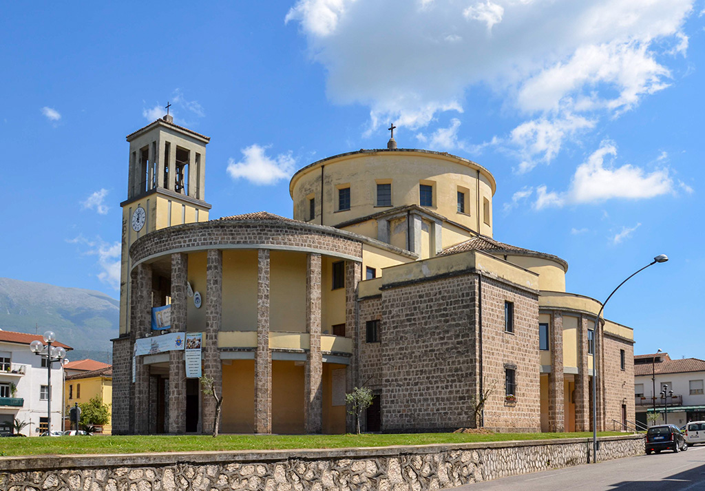 Basilica Concattedrale di San Costanzo Vescovo e San Tommaso Aquino - Vista laterale