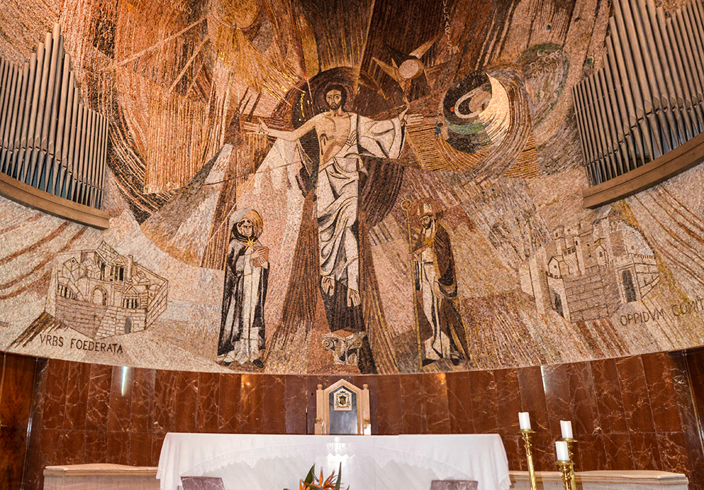 Mosaico della Basilica Concattedrale di San Costanzo Vescovo e San Tommaso di Aquino - Piano ravvicinato