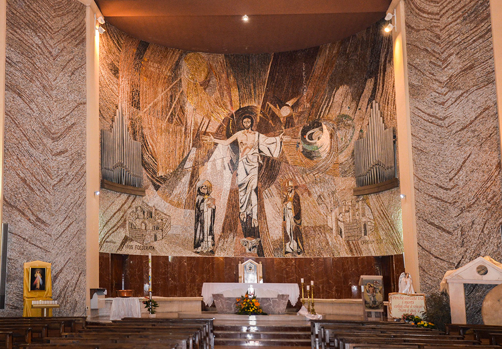 Mosaico del Cristo risorto - Basilica Concattedrale di San Costanzo Vescovo e San Tommaso di Aquino